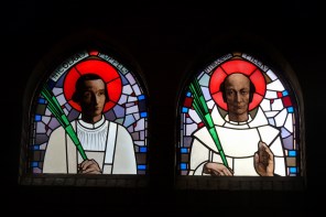 고르쿰의 성 니콜라오 얀센 포펠과 성 니콜라오 피크_photo by Luc_in the church of the Martyrs of Gorkum in Amsterdam_Netherlands.jpg